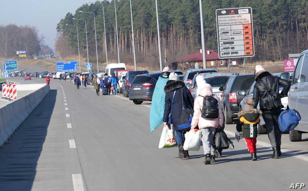 الآلاف من اللاجئين من أوكرانيا أثناء الغزو الروسي