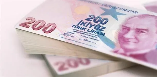 تركيا تعلن بيانات جديدة تزيد الضغوط على البنك المركزي